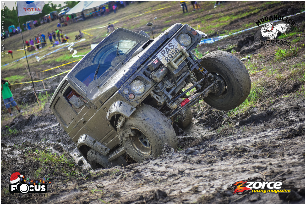 Mudaholic “Jingle In The Mud”